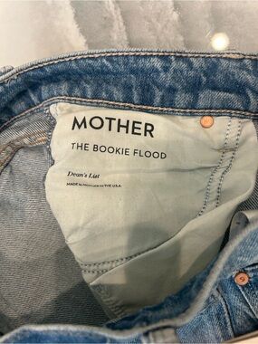 MOTHER The Bookie Flood Jeans in Light Blue Denim